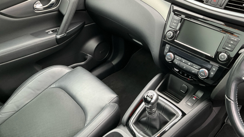 Nissan Qashqai 1.3 DiG-T Tekna 5dr Petrol Hatchback